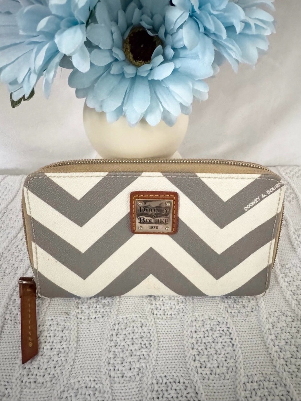 Dooney & Bourke Gray and White Chevron Zip Wallet